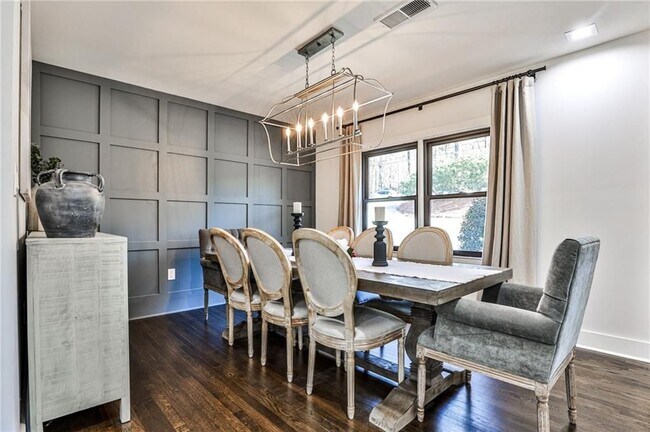 Foto del edificio - 865 Moores Mill Rd NW