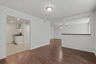 Building Photo - 6024 Westridge Ln