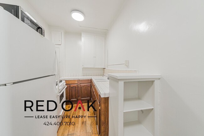 Foto del edificio - 836 Sanborn Ave