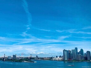 Building Photo - 415 E 37th St