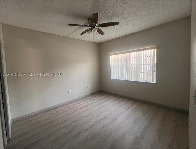 Foto del edificio - 2451 NW 96th Terrace