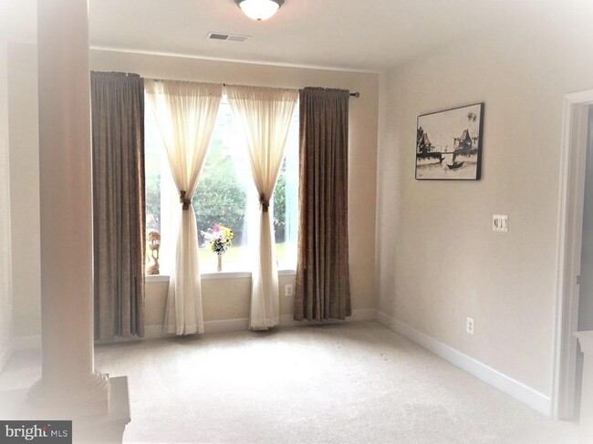 Foto del edificio - 7065 Heritage Hunt Dr