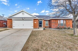 Building Photo - 204 Meadow View Ln