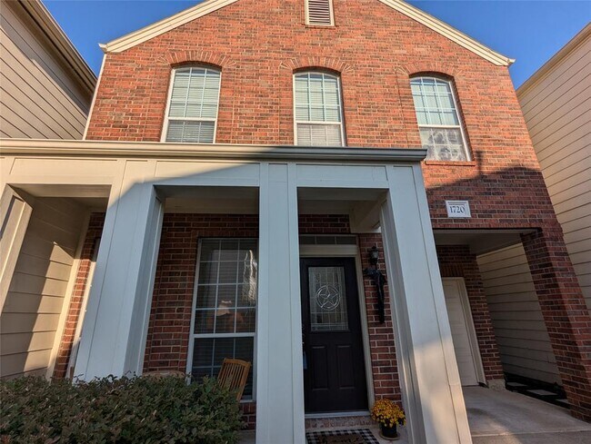 Building Photo - 1720 Aden Mist Dr