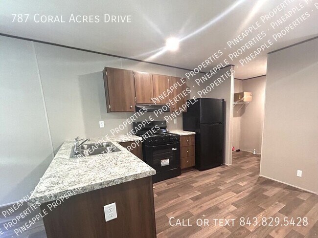 Foto del edificio - 787 Coral Acres Dr