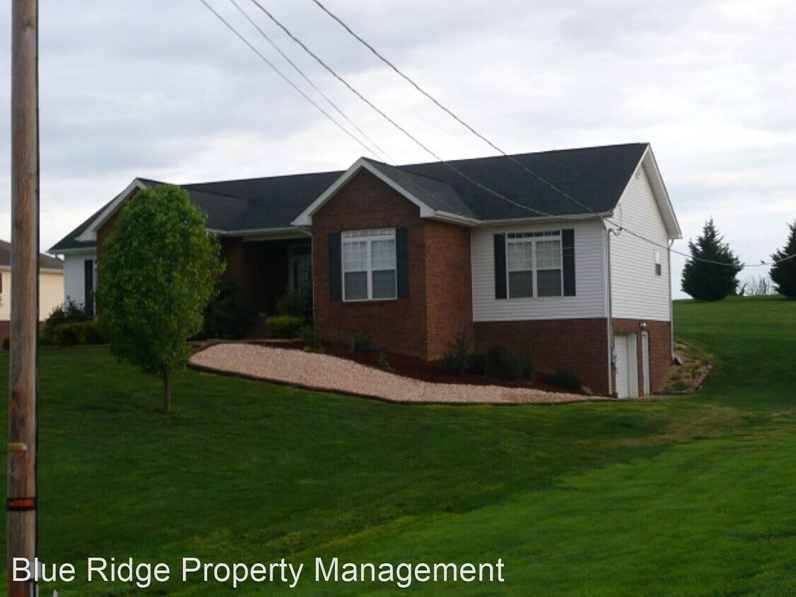 Primary Photo - 3 br, 2 bath House - 119 Spider Barnes