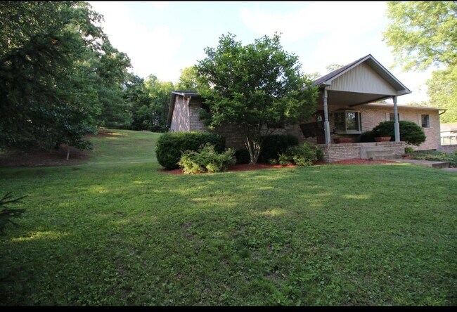 Building Photo - 108 Seaton Dr