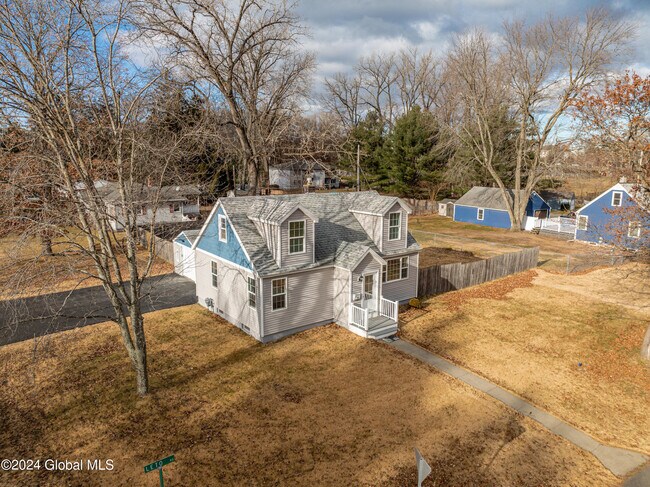 Building Photo - 26-28 Leto Rd