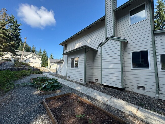 Foto del edificio - HEART OF SILVERDALE - 4BED 3 BATH HOME
