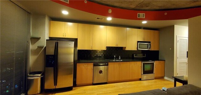 Foto del edificio - 400 W Peachtree St NW