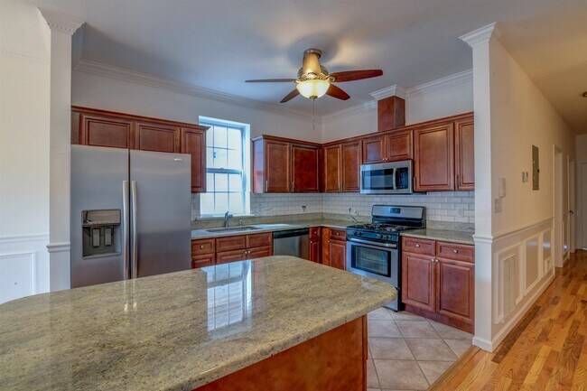 Foto del edificio - 89 W 55th St