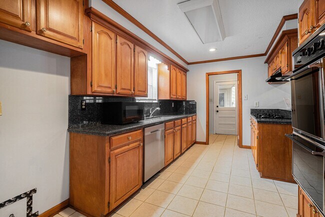 Foto del edificio - 606 Woodpark Dr