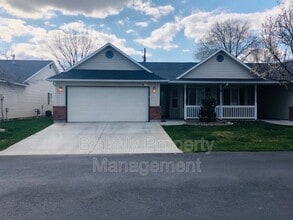 Building Photo - 533 N Grove Way