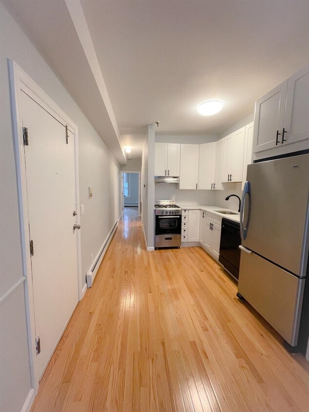 72 Garden St Unit 4, Hoboken, NJ 07030 Room for Rent in Hoboken, NJ
