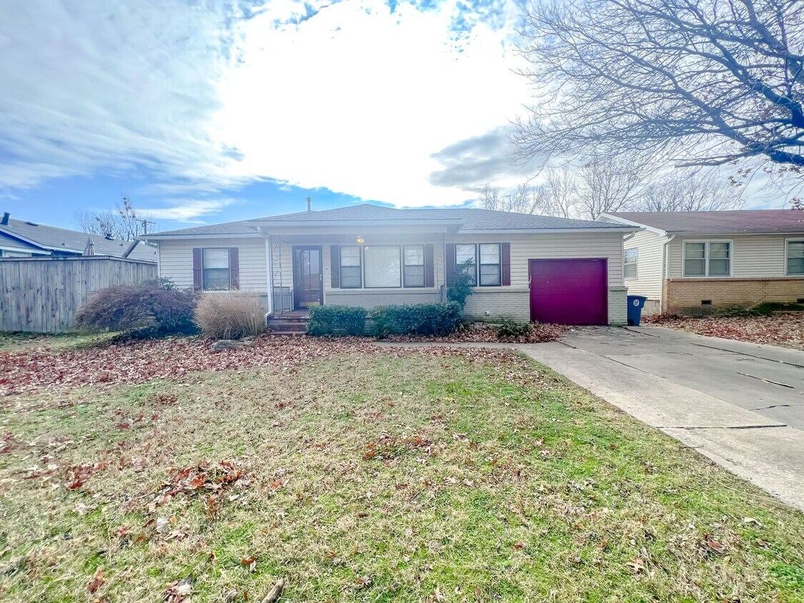 Foto principal - 3 Bedroom 1 bathroom house near 21st & Yale
