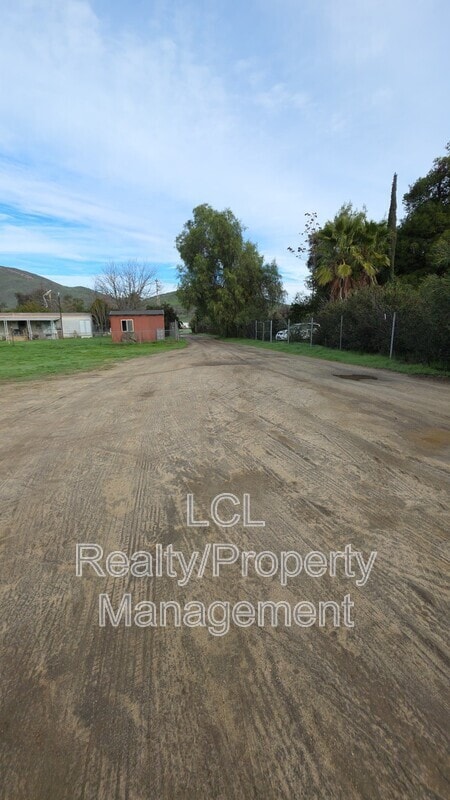 Foto del edificio - 33123 9th St