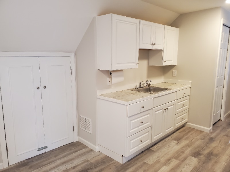 115 Clay St Unit 2nd Floor, Thomaston, CT 06787 Room for Rent in