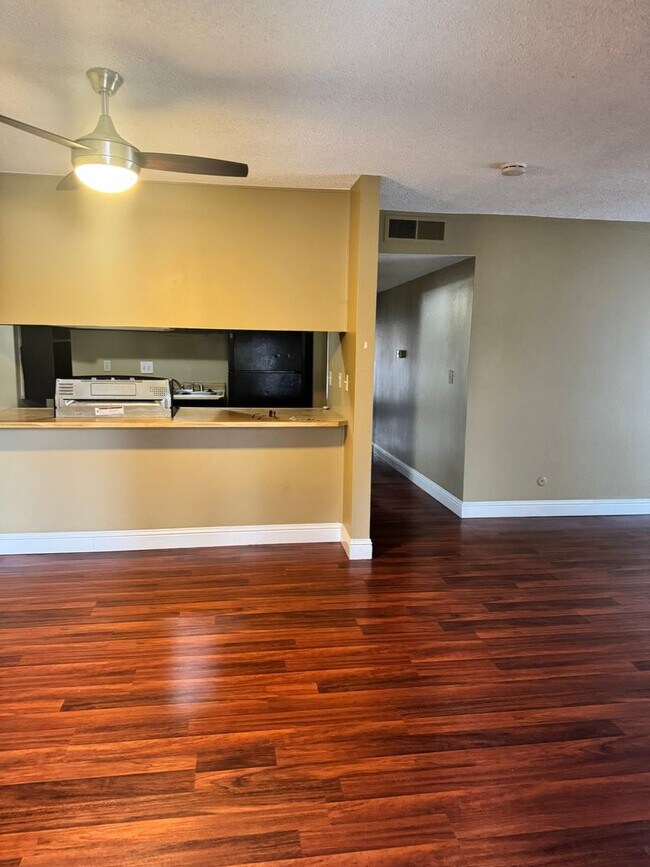 Foto del edificio - 4814 E Rialto Ave