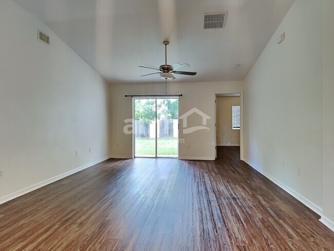 Building Photo - 30547 Midtown Ct