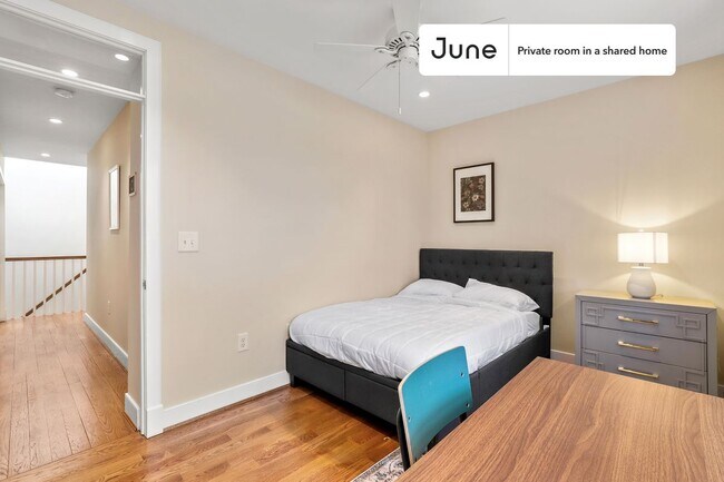 Foto del edificio - Room in Shared 3 bed/3 bath home in Capitol Hill