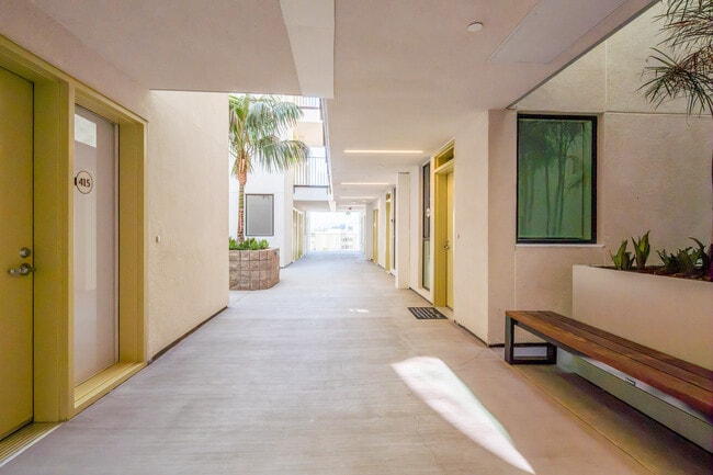 Building Photo - Woodlake Apartments
