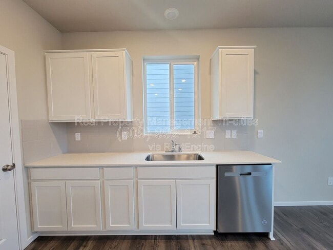 Foto del edificio - 7752 Ranchland Ln