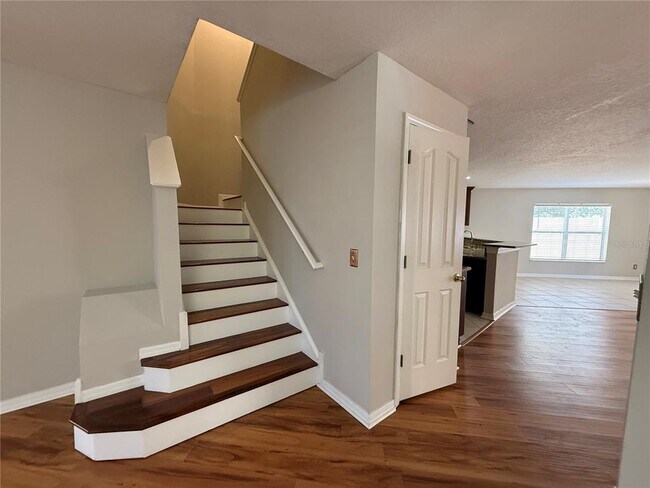 Foto del edificio - 7014 Early Gold Ln