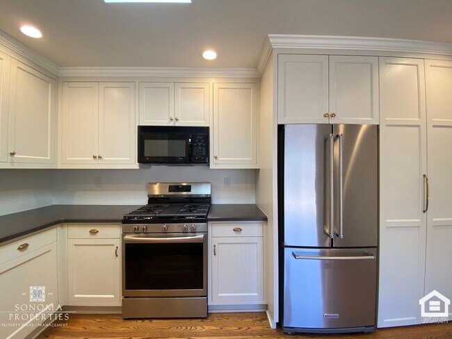 Foto del edificio - Charming 2bd/2ba House in Downtown Sonoma!
