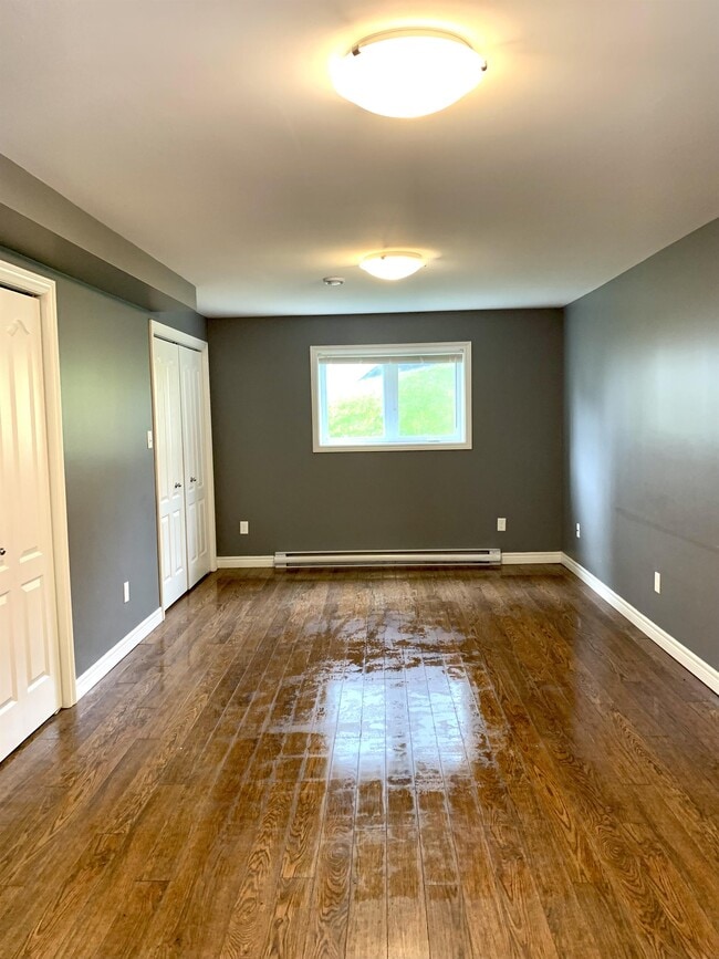 Building Photo - 50 Westport Dr