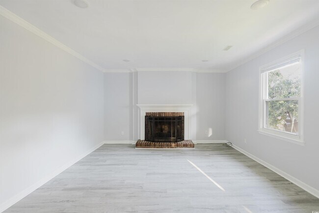 Building Photo - 620 Burcale Rd