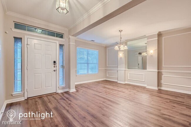 Building Photo - 4 br, 2.5 bath House - 323 Deaton Dr UNIT