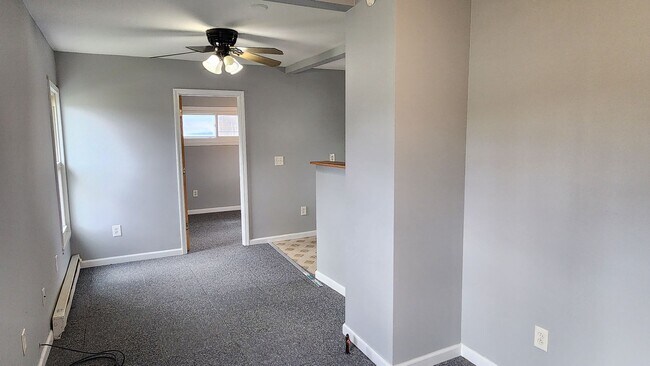 Foto del edificio - 1501 W Henley St