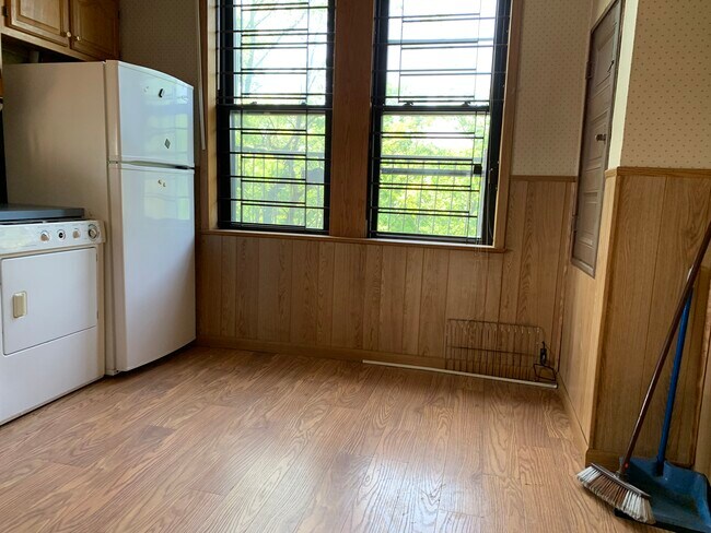 261 Hutton St Unit 04R, Jersey City, NJ 07307 Apartment