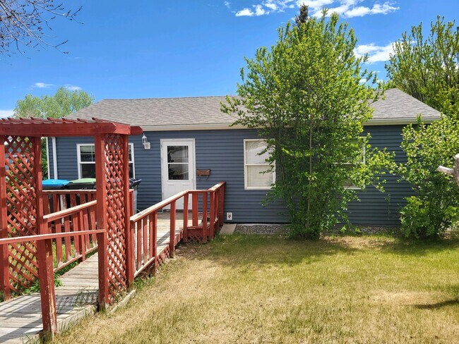 Building Photo - 5037 Redmond Rd