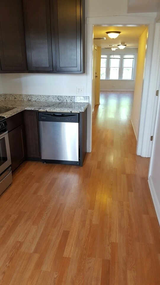 Building Photo - 4948 N Harding Ave