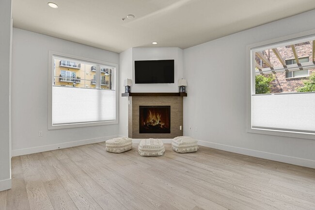 Building Photo - Modern First-Floor Condo at the Peloton - ...