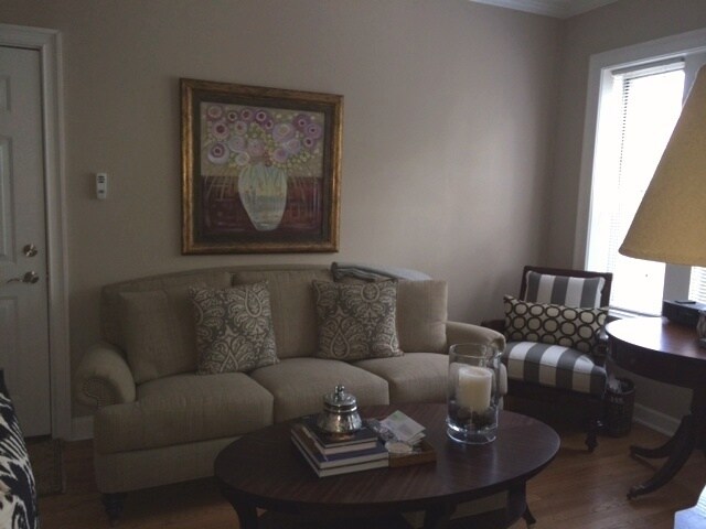 Foto del edificio - 1156 W Barry Ave