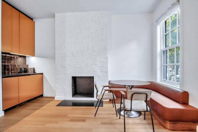 Foto del edificio - 290 W 11th St