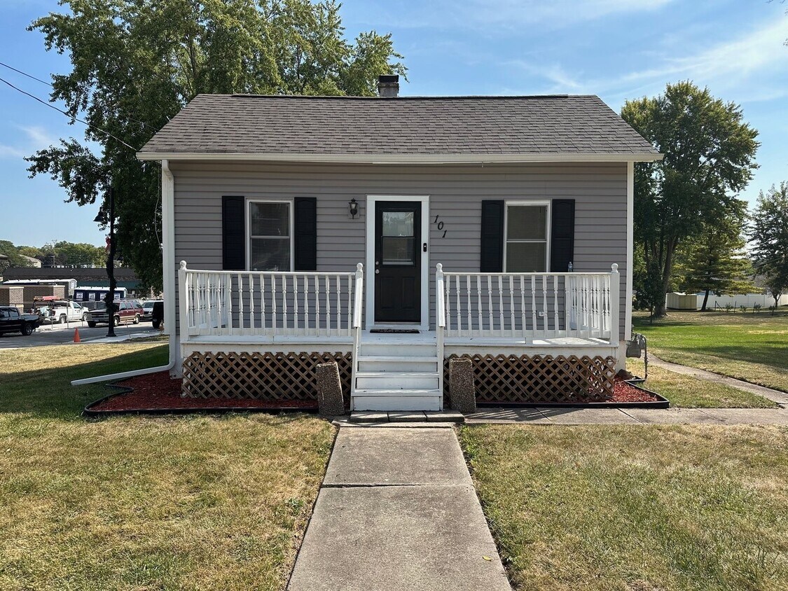 Primary Photo - 101 S La Fox St