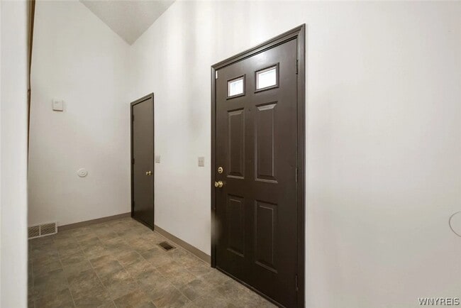 Foto del edificio - 383 S Ellicott Creek Rd