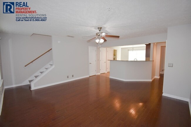 Building Photo - Wonderful 3BR Mboro townhome- GREAT location!