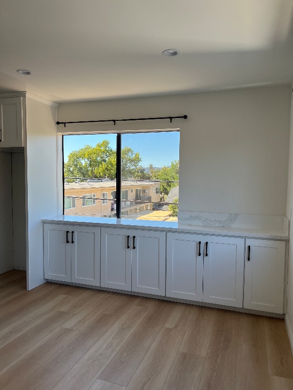 Building Photo - 419 S Verdugo Rd