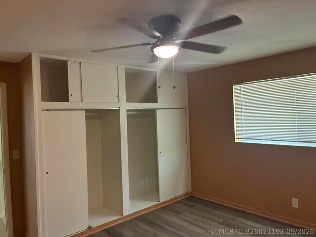 Foto del edificio - 517 Silver Beach Rd