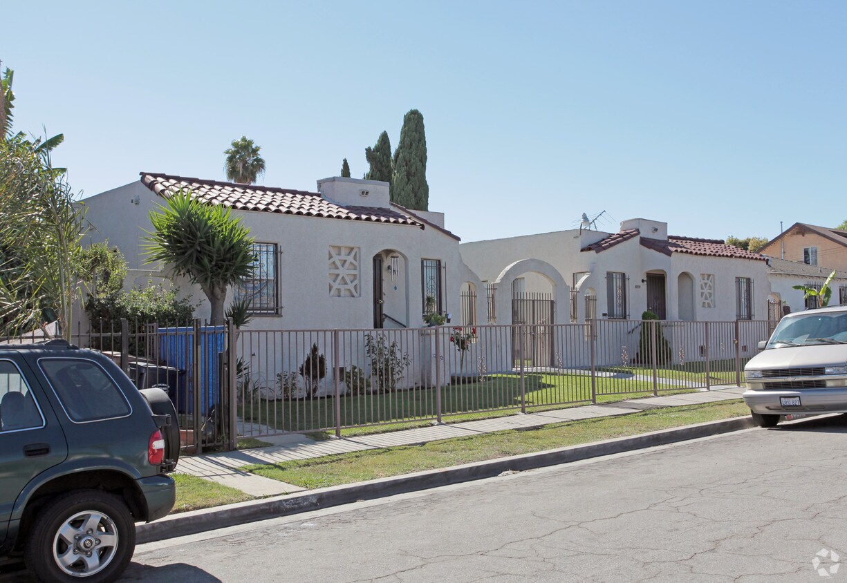 Primary Photo - 1052 W 105th St