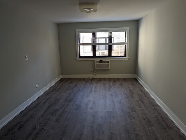 Foto del edificio - 503 W Barry Ave