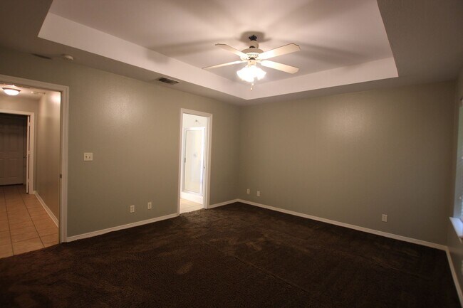 Building Photo - Coming soon! Large 4 bedroom rental in Tyler!