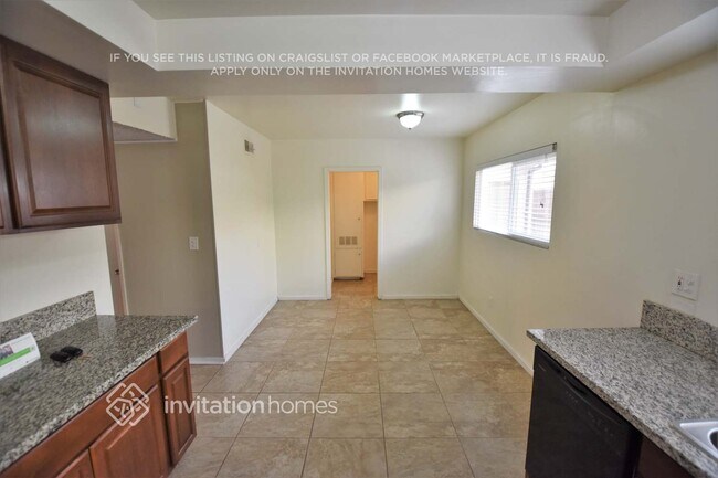 Foto del edificio - 15857 Liggett St