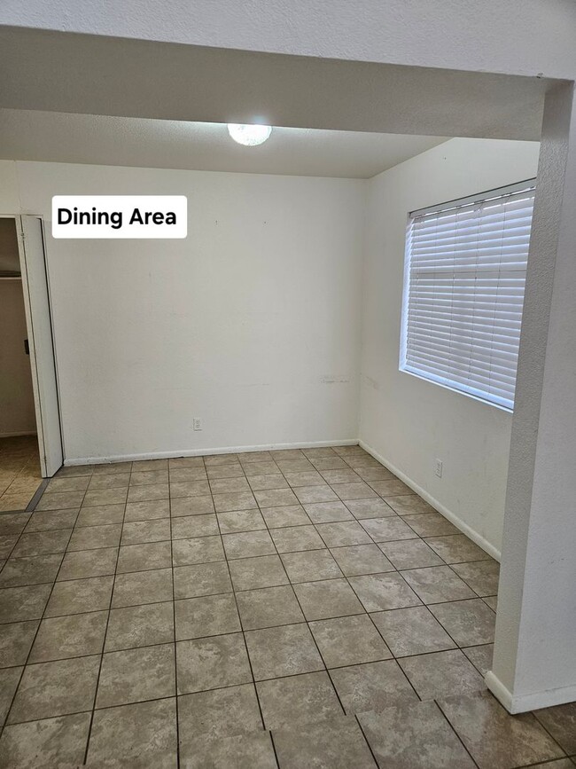 Building Photo - Val Vista & Baseline 3 bed 2 bath - Vista ...