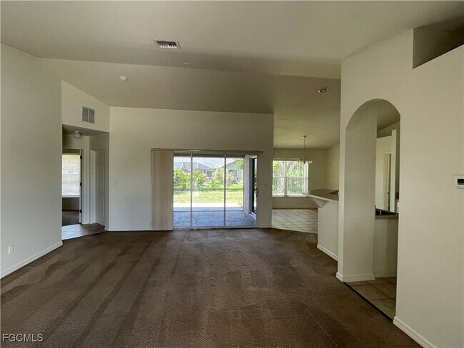 Building Photo - 1005 SW 32nd Terrace