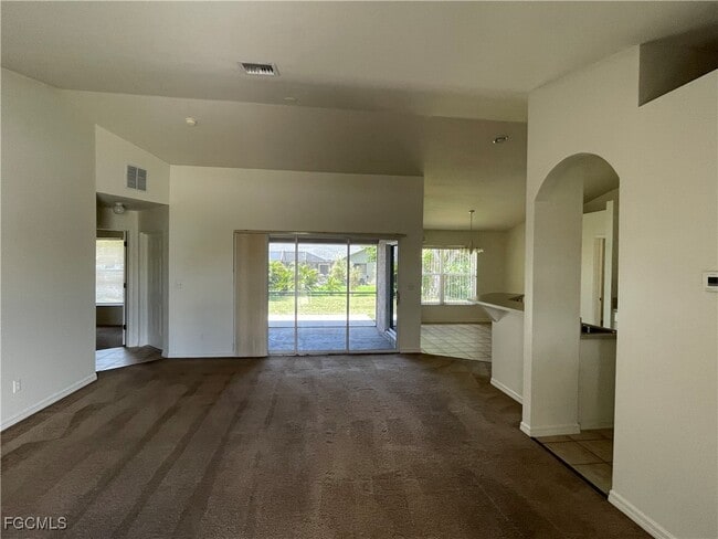 Foto del edificio - 1005 SW 32nd Terrace